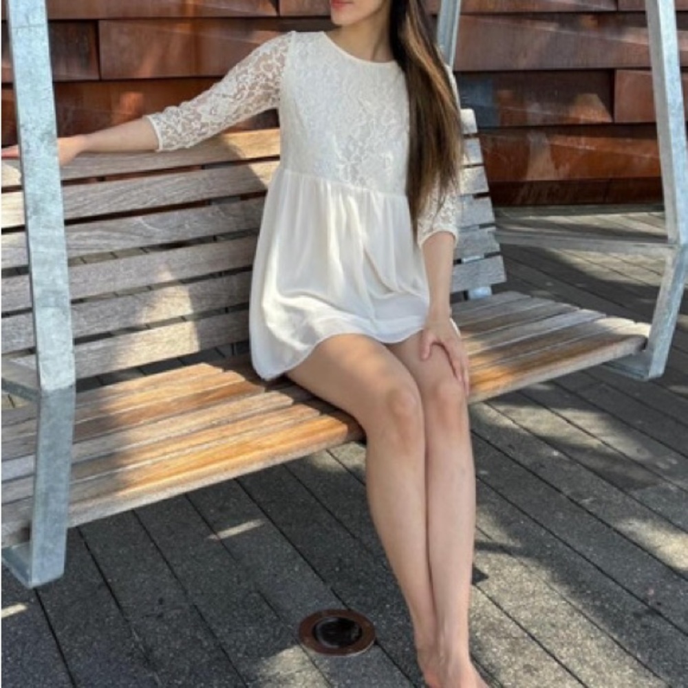 Foral lace off white long sleeve mini dress